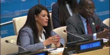 “المشاط”: مصر تعمل على دفع جهود المجتمع الدولي للتحول من التعهدات إلى التنفيذ خلال قمة المناخ COP27