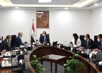 رئيس الوزراء يتابع دراسة وتقييم الأثر المروري لمقترحات ربط القاهرة الخديوية بالمحاور الجديدة شرق وغرب القاهرة