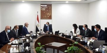 رئيس الوزراء يتابع دراسة وتقييم الأثر المروري لمقترحات ربط القاهرة الخديوية بالمحاور الجديدة شرق وغرب القاهرة