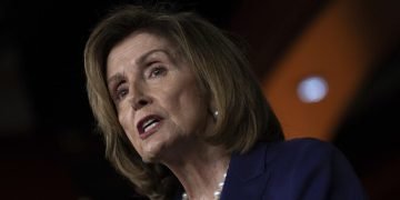 طائرة حربية أمريكية يعتقد أن بيلوسي على متنها