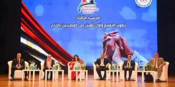 “التربية والتعليم”: منصة إلكترونية لأداء الاختبارات واستخراج الشهادات متاحة أمام أبنائنا بالخارج