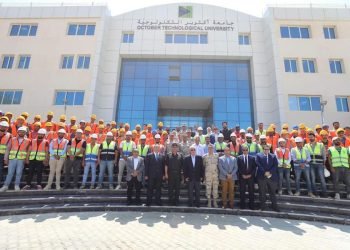 وزير التعليم العالي يتفقد جامعة السادس من أكتوبر التكنولوجية