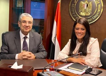 وزيرا التعاون الدولي والكهرباء يبحثان مشروعات “الطاقة” ضمن المنصة الوطنية للمشروعات الخضراء والعمل المناخى برنامج “نُوَفِّي”