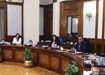 رئيس الوزراء يستعرض الأجندة المبدئية المُقترحة ومحاور المؤتمر الاقتصادي الذي وجّه به رئيس الجمهورية