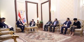 وزير الصحة يستقبل سفير بيلاروسيا لدى مصر لتعزيز سبل التعاون في القطاع الطبي