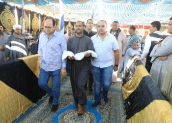 محافظ سوهاج ومدير الأمن يشهدان صلح  ” آل قناوي ” و ” آل عرفات ” بالعسيرات