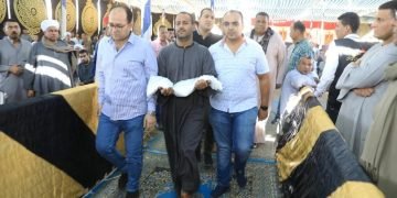 محافظ سوهاج ومدير الأمن يشهدان صلح  ” آل قناوي ” و ” آل عرفات ” بالعسيرات