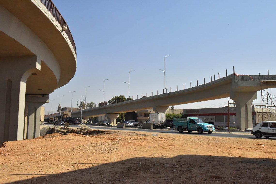 محافظ أسيوط يتابع أعمال انشاء مشروع كوبري منقباد العلوي ويشدد على تسريع وتيرة العمل