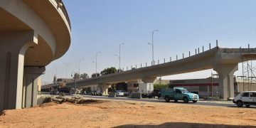 محافظ أسيوط يتابع أعمال انشاء مشروع كوبري منقباد العلوي ويشدد على تسريع وتيرة العمل