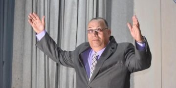 جائزة شاعرة الوادى " تعانق شاعرالفصحى ثروت سليم