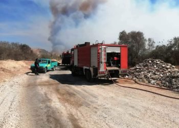 محافظ سوهاج يتابع حريق مزرعة صرف صحي بالكولة بأخميم 