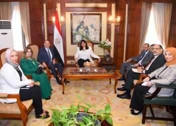 وزيرة الهجرة تلتقي أحد أبرز رموز الجالية المصرية بالسعودية لبحث أفكار مشروعاته الاستثمارية في مصر