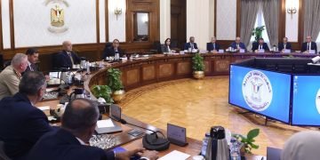 مدبولي: التنسيق للاستفادة من إمكانات الشركة في المشروعات التي تنفذها الدولة حاليا وعلى رأسها “حياة كريمة”