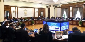 مدبولى: سيتم العمل على الفور لتنفيذ توجيهات الرئيس بالالتزام بتنفيذ توصيات المؤتمر الاقتصادى