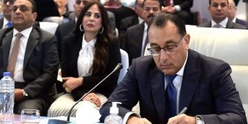 رئيس الوزراء: نهدف لوضع إطار واضح ومحدد ومنظم للأنشطة الاقتصادية ينظم العلاقة بين الدولة والقطاع الخاص