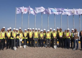 وزير الكهرباء.. يشهد اطلاق اشاره بدء اعمال مشروع شركة البحر الأحمر لطاقة الرياح