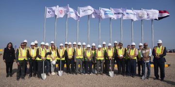 وزير الكهرباء.. يشهد اطلاق اشاره بدء اعمال مشروع شركة البحر الأحمر لطاقة الرياح