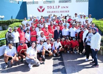 وزير الشباب والرياضة ومحافظ جنوب سيناء يستقبلان المشاركين بالماراثون التتابعي والذي انطلق من جلاسجو إلى شرم الشيخ