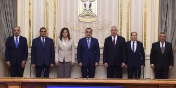 رئيس الوزراء يشهد توقيع عقدي اتفاق بين وزارات التنمية المحلية والزراعة والدولة للإنتاج الحربي لتوريد 5 ملايين شجرة لزراعتها بالمحافظات