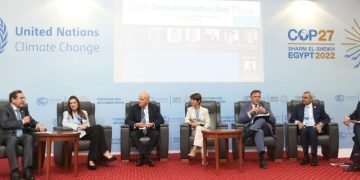 الملا:  الإسراع بعمليات إزالة الكربون وتوفير التمويل اللازم لمشروعات التحول الطاقى أمر ضروري