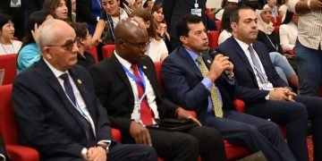 وزير الشباب والرياضة يشهد أُولي جلسات اليوم الموضوعي للشباب والأجيال المستقبلية cop27بمؤتمر المناخ