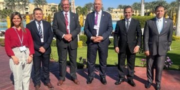 “القصير” يبحث مع نظيره بدولة اوروجواي سبل التعاون الزراعي بين البلدين.. على هامش مشاركته في مؤتمر COP27