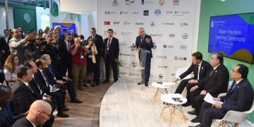 مدبولي يطلق مبادرة “العمل من أجل التكيف مع المياه والصمود”