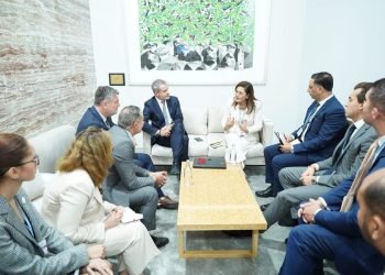 وزيرة التخطيط.. تجتمع مع فريق شركة جوجل العالمية