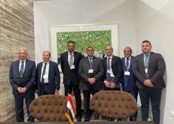 وزير التنمية المحلية يشهد توقيع عقد تقديم خدمات المتابعة والمراقبة لمقدمي خدمات الجمع والنظافة للمخلفات