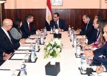 رئيس الوزراء يلتقي أعضاء مجلس إدارة شركة “كوكاكولا هيلينيك”