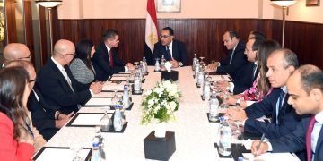 رئيس الوزراء يلتقي أعضاء مجلس إدارة شركة “كوكاكولا هيلينيك”