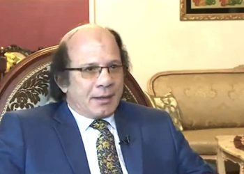 بين الواقع المتعايش والإفتراضي تحديات كثيرة