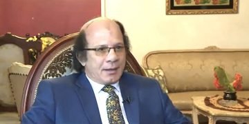 بين الواقع المتعايش والإفتراضي تحديات كثيرة