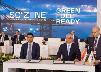 المنطقة الاقتصادية لقناة السويس توقع عقد إمتداد محطة تداول حاويات كمحطة ثانية بشرق بورسعيد