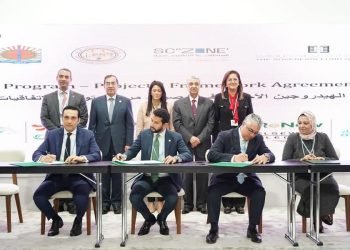 وزيرة التخطيط تشهد توقيع اتفاقيات بقيمة 83 مليار دولار في قطاع الطاقة المتجددة