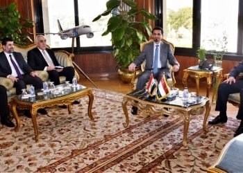 وزير الطيران يستقبل وزير النقل العراقي لتعزيز التعاون فى مجال النقل الجوي