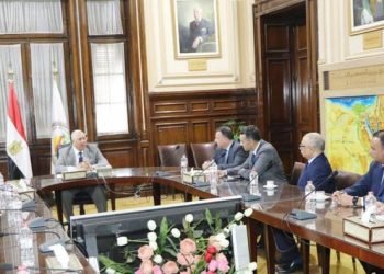 وزير الزراعة يبحث مع مسئولي بنك مصر آليات دفع الائتمان للقطاع الزراعي