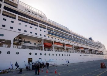 ميناء السخنة يستقبل الفندق العائم MSC Splendid برحلات سياحية منتظمة ووصول السفينة Sinfonia قادمة من اليونان