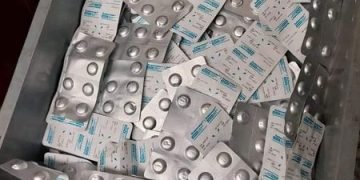 جمارك مطار الغردقة تضبط محاولة تهريب عدد من الأقراص المخدرة