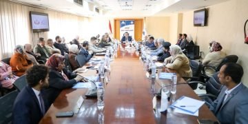 وزير الصحة يناقش توصيات ومقترحات العمل في ملف القضية السكانية خلال الفترة المقبلة