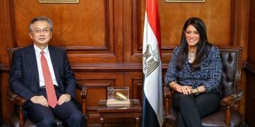 د.رانيا المشاط تناقش مع السفير الياباني بالقاهرة مقترحات التعاون المشترك لتنفيذ مشروعات برنامج “نُوَفِّي”