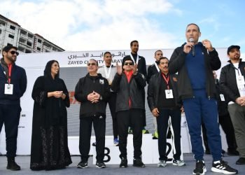 وزير الشباب والرياضة ومحافظ الإسكندرية يُطلقان شارة بدء ماراثون زايد الخيري من أمام استاد الإسكندرية