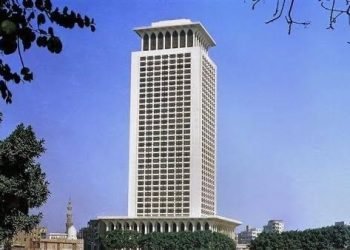 الخارجية تحذر المصريين من السفر إلى سلطنة عمان للبحث عن عمل بموجب تأشيرات سياحية