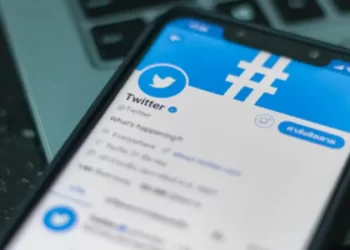 جديد تويتر.. حذف حسابات تروج لمنصات تواصل أخرى