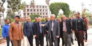 نائب رئيس جامعة أسيوط يتابع أعمال سير الإمتحانات العملية بمختلف الكليات بالجامعة