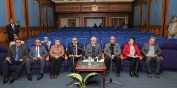 وزير التربية والتعليم يجتمع مع مديري مديريات التربية والتعليم عبر شبكة الفيديو كونفرانس