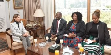 وزيرة الثقافة تلتقي وفد من جنوب أفريقيا للاتفاق على فعاليات “الموسم الثقافي الجنوب أفريقي”