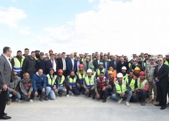 رئيس الوزراء يتفقد أعمال تطوير ميناء العريش البحري