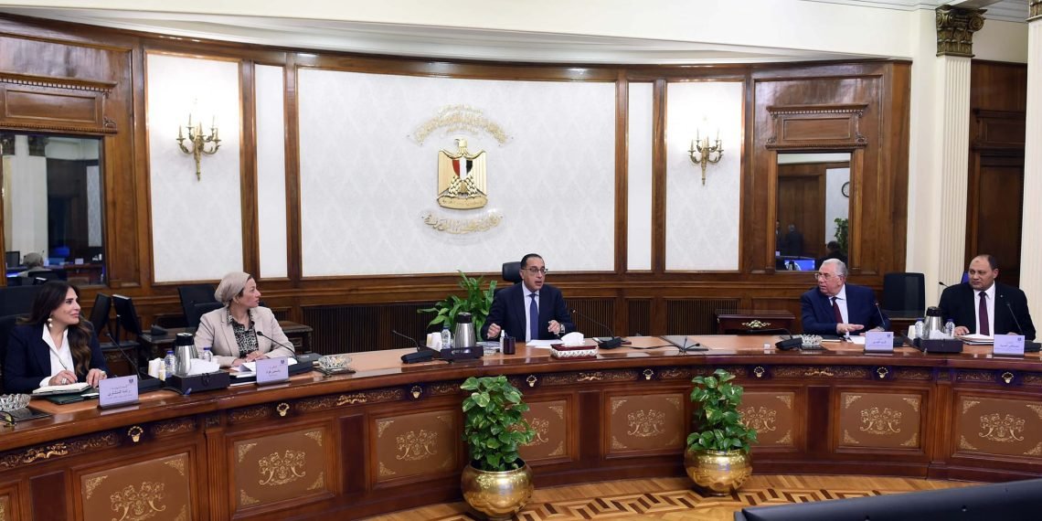 مدبولى يُوجه بعرض تصور متكامل لاستغلال المخلفات الزراعية الاستغلال الأمثل فى صناعة الأعلاف