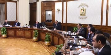 رئيس الوزراء يتابع موقف تطبيق منظومة الشحن المسبق وإجراءات تيسير الإفراج عن البضائع بالموانئ